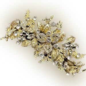 Stunning headpiece for wedding, homecoming, prom etc.